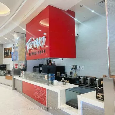 17600, Yonge, Woodland Hill, Newmarket