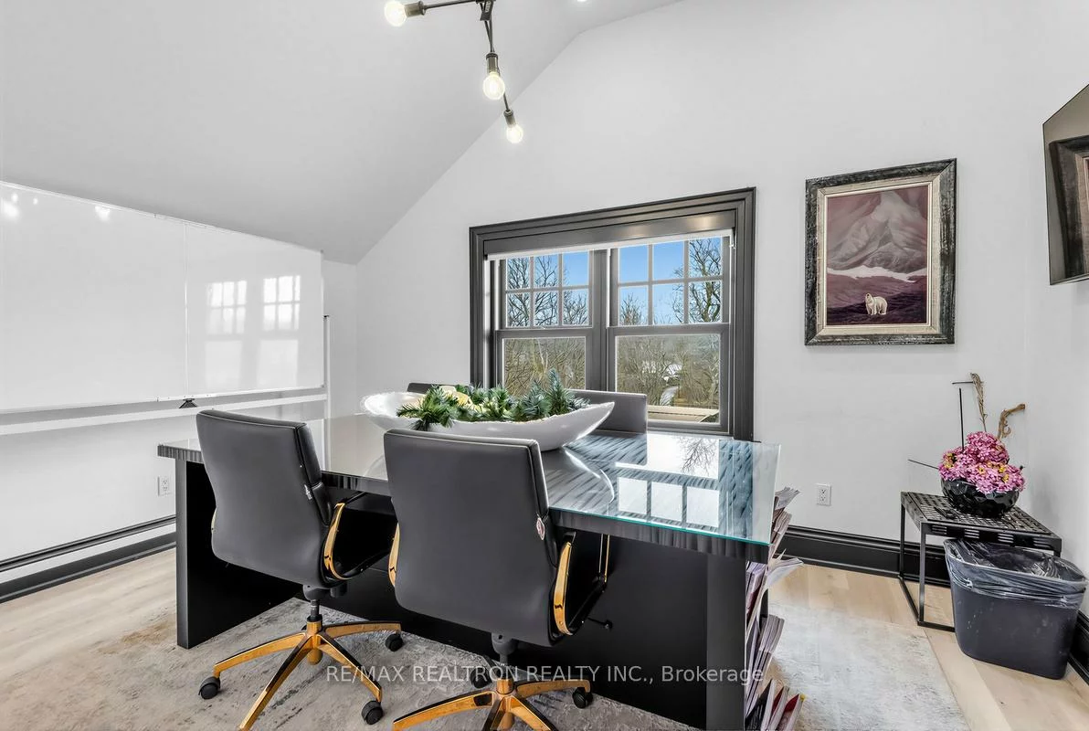 505, Queen, Central Newmarket, Newmarket