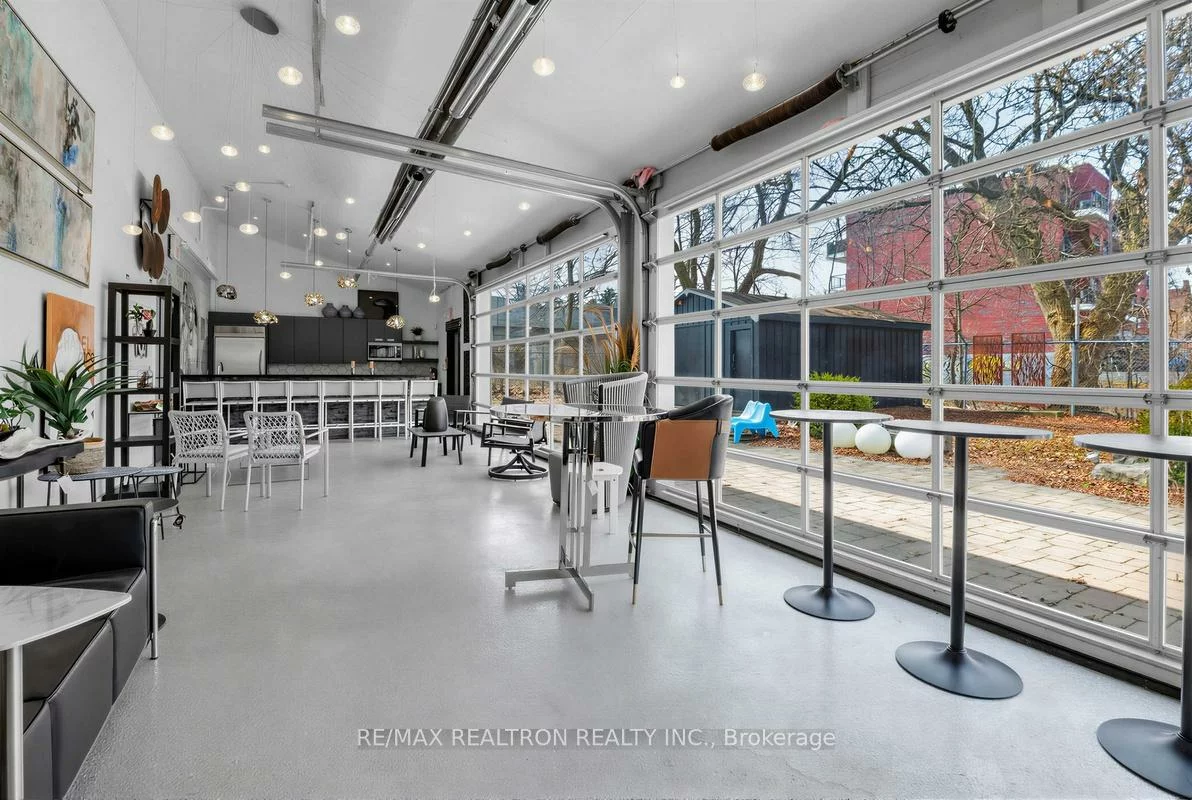 505, Queen, Central Newmarket, Newmarket