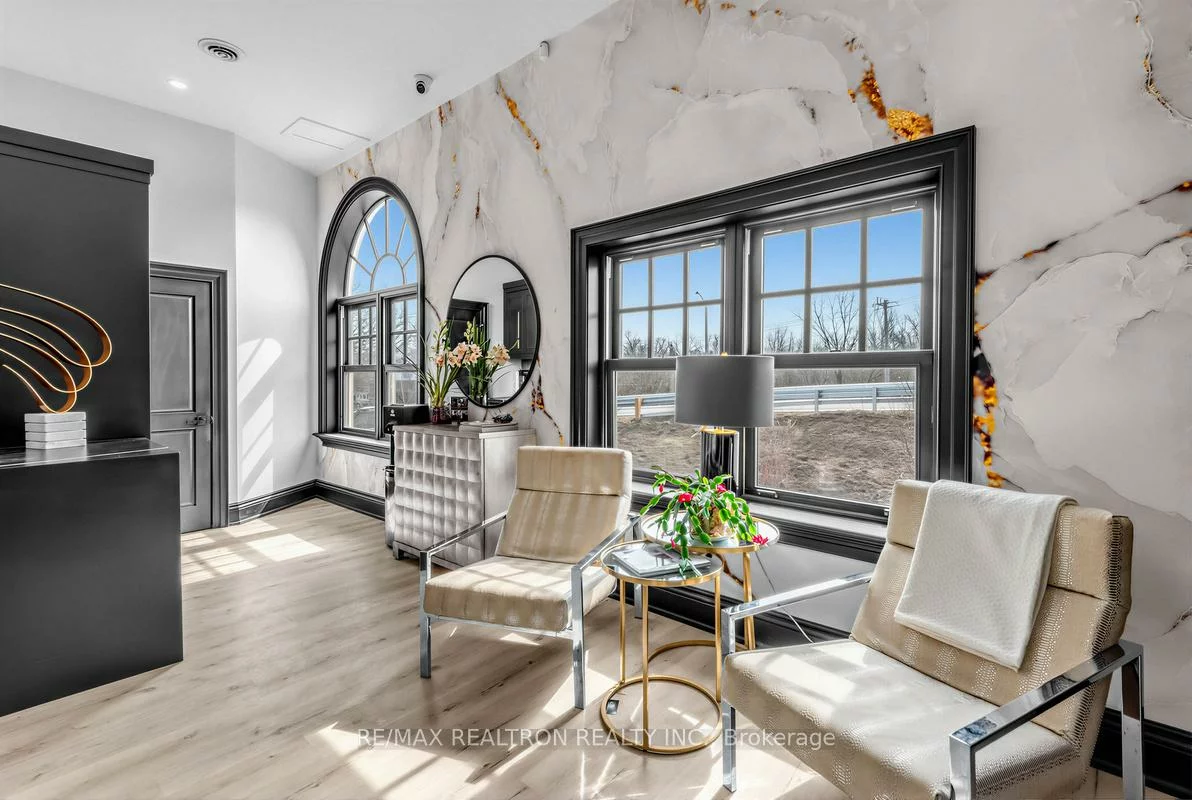 505, Queen, Central Newmarket, Newmarket