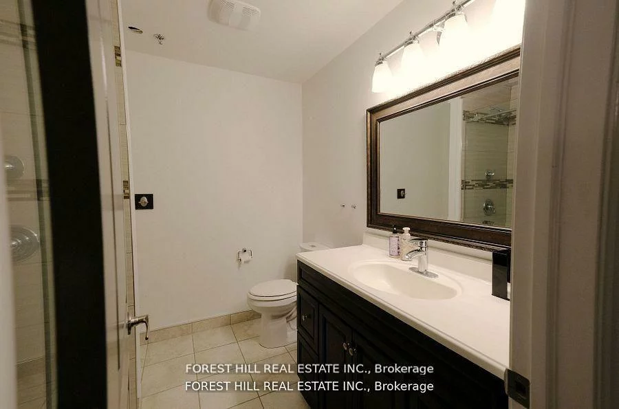 1211, Gorham, Gorham-College Manor, Newmarket