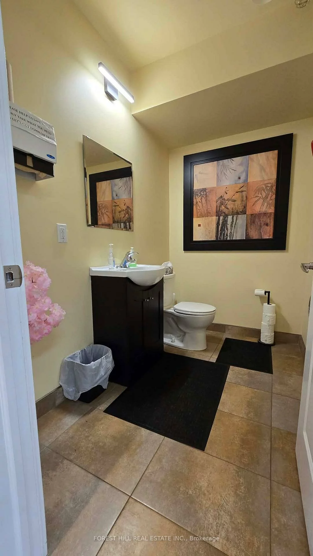 1211, Gorham, Gorham-College Manor, Newmarket