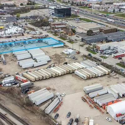 1090, South Service, 1014 - QE Queen Elizabeth, Oakville