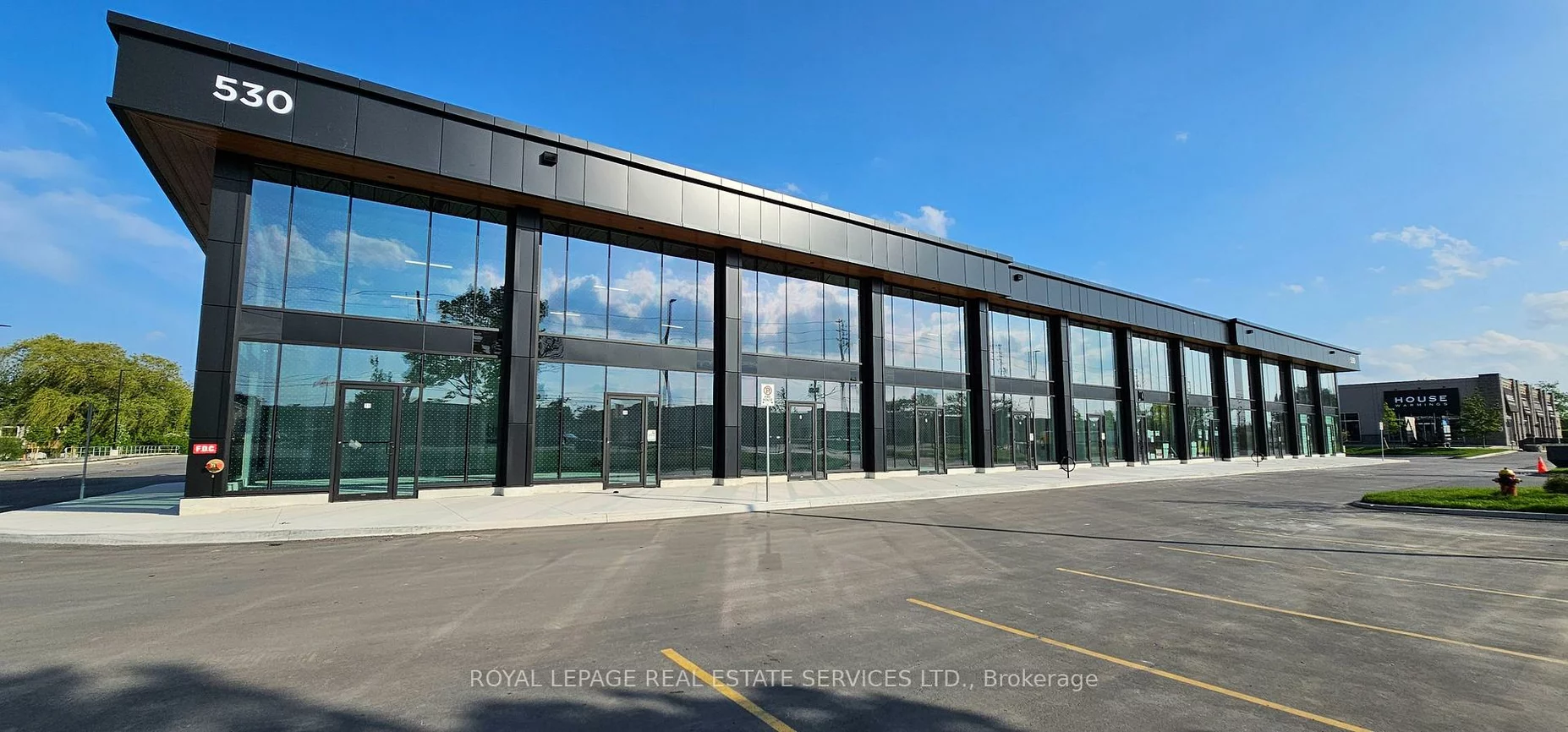 530, Speers, 1014 - QE Queen Elizabeth, Oakville