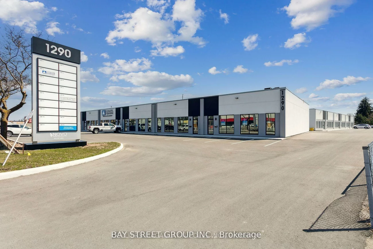 1290, Speers, 1014 - QE Queen Elizabeth, Oakville