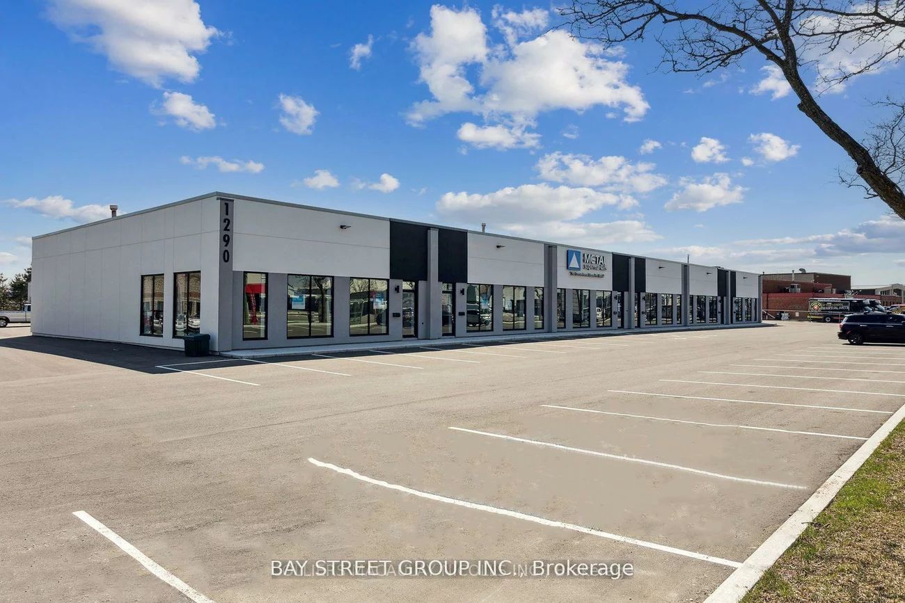 1290, Speers, 1014 - QE Queen Elizabeth, Oakville