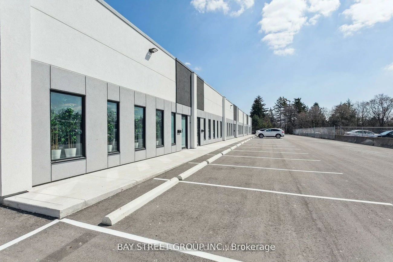 1290, Speers, 1014 - QE Queen Elizabeth, Oakville