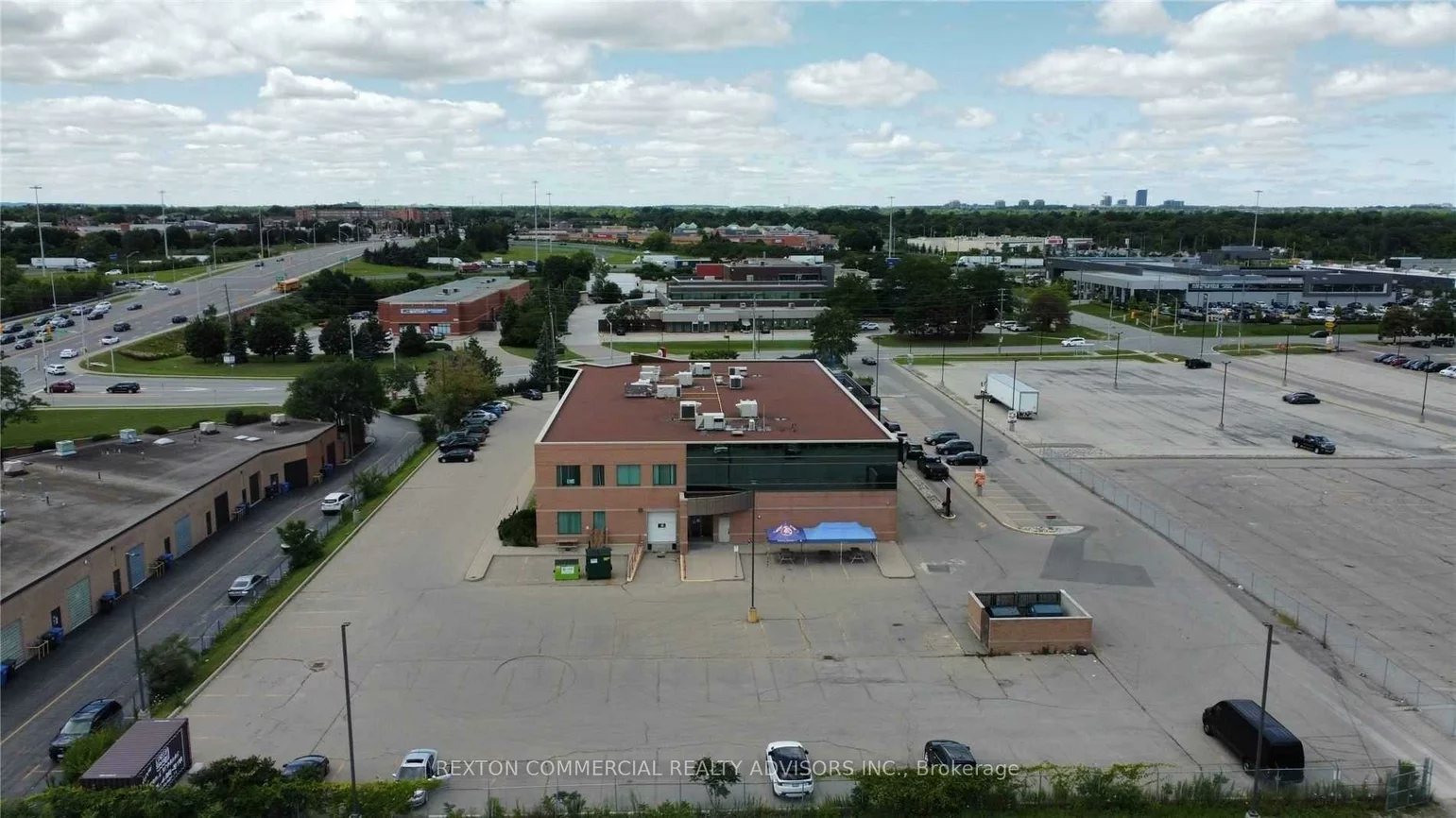 240, Wyecroft, 1014 - QE Queen Elizabeth, Oakville