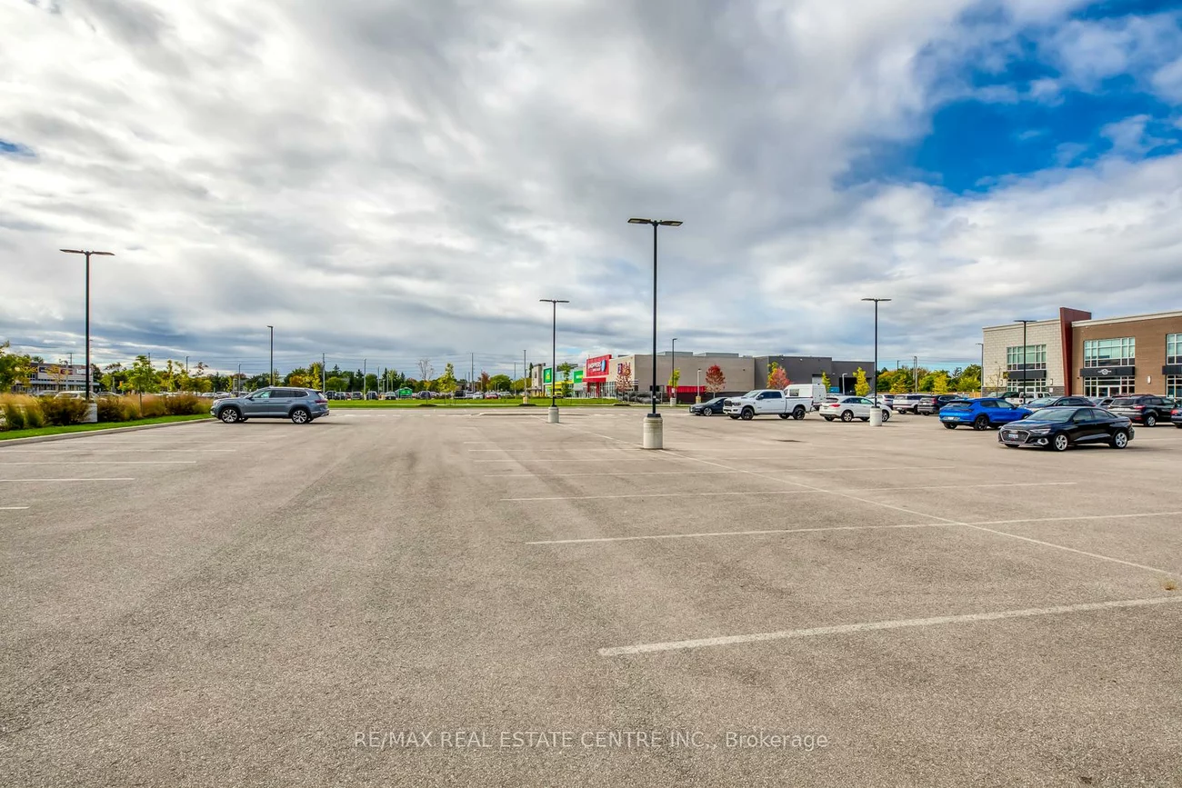 3475, Rebecca, 1014 - QE Queen Elizabeth, Oakville