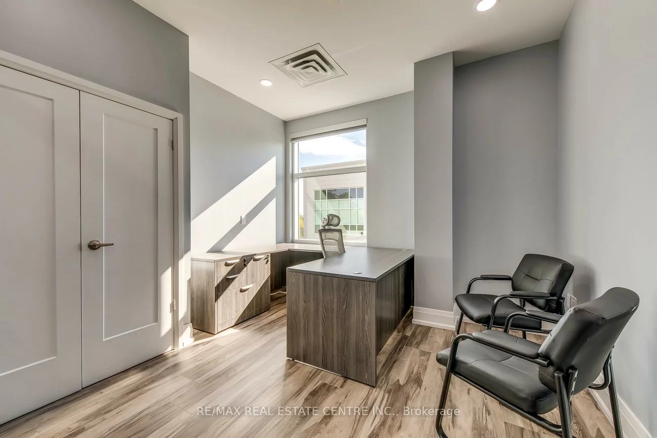 3475, Rebecca, 1014 - QE Queen Elizabeth, Oakville