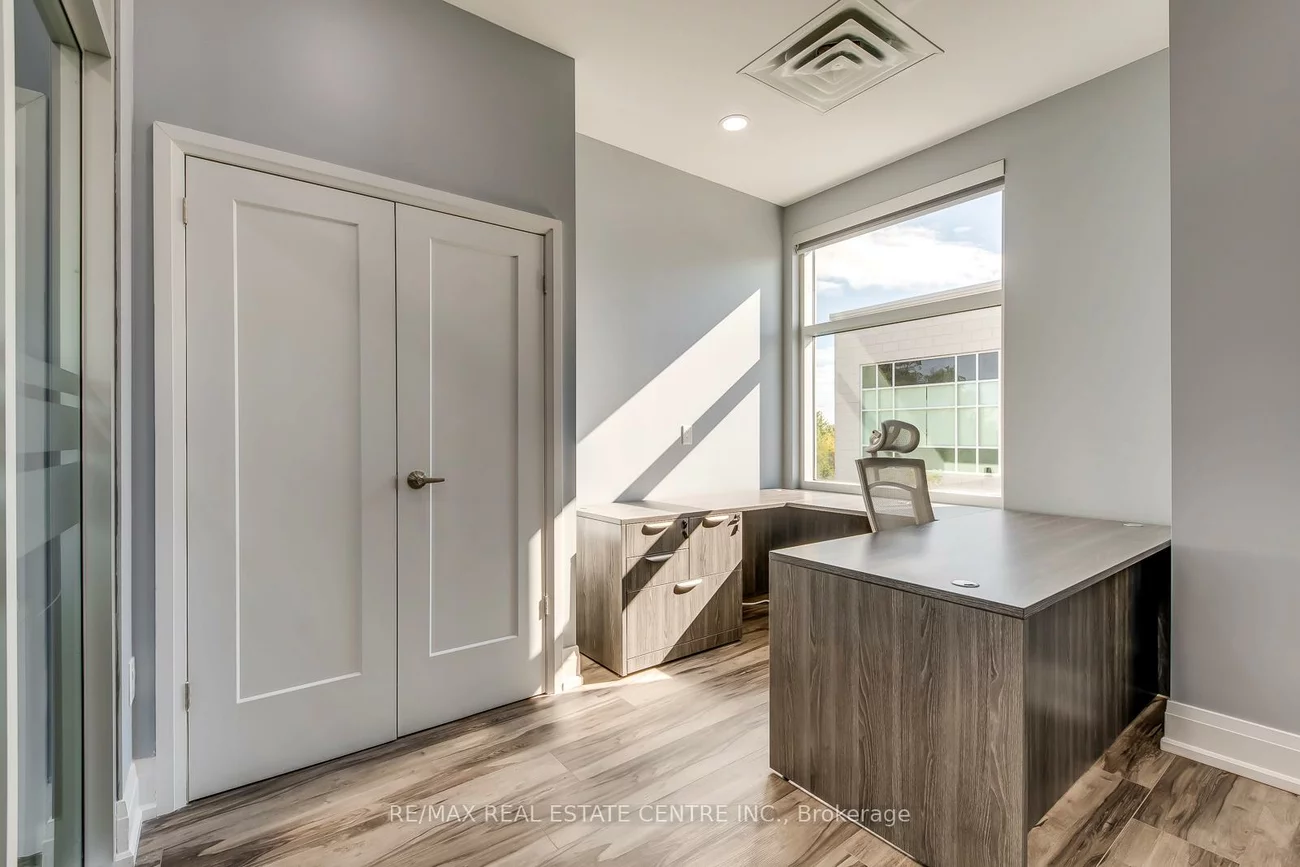 3475, Rebecca, 1014 - QE Queen Elizabeth, Oakville