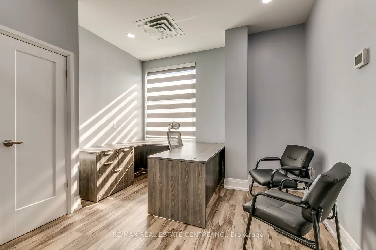 3475, Rebecca, 1014 - QE Queen Elizabeth, Oakville