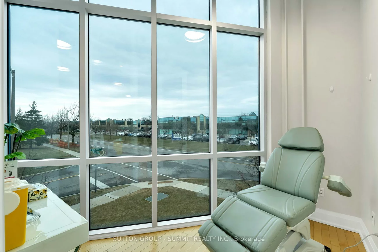 2390, Bristol, 1021 - WP Winston Park, Oakville
