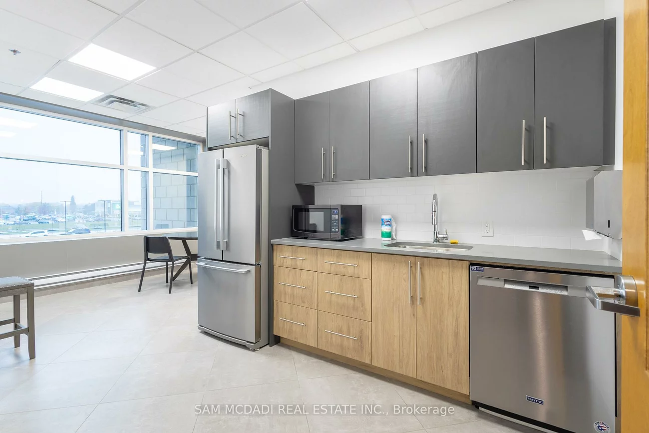 3465, Rebecca, 1014 - QE Queen Elizabeth, Oakville