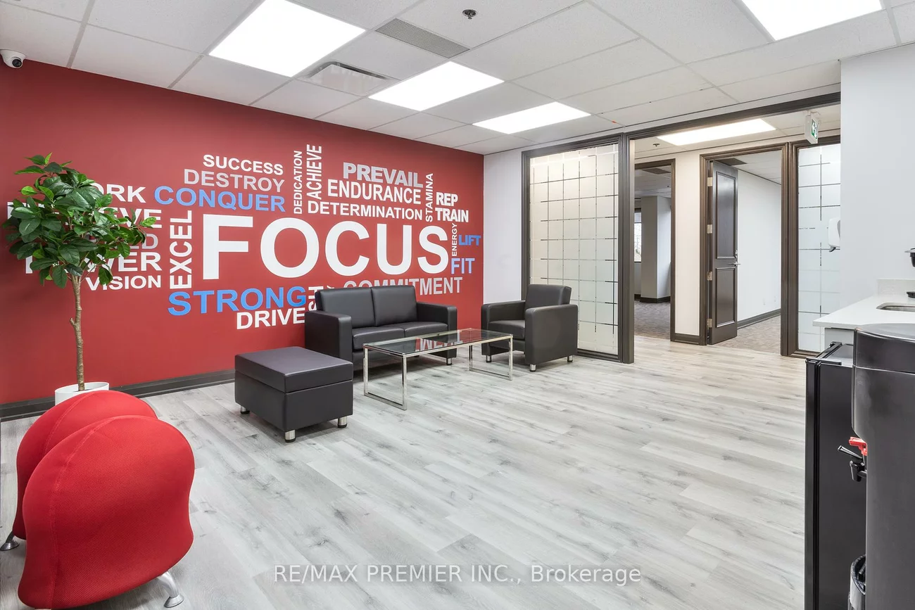 690, Dorval, 1014 - QE Queen Elizabeth, Oakville