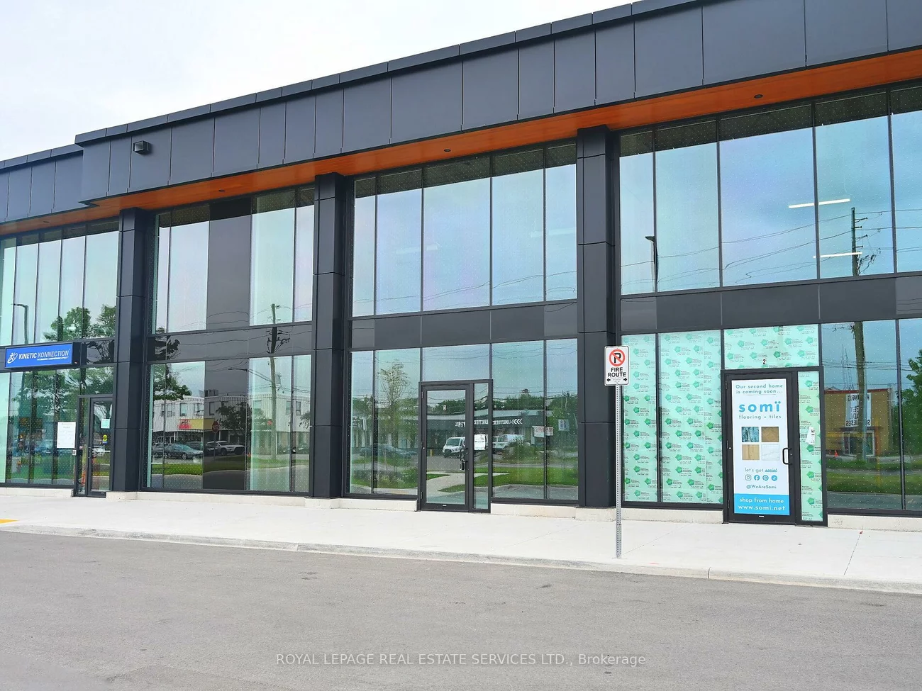 530, Speers, 1014 - QE Queen Elizabeth, Oakville