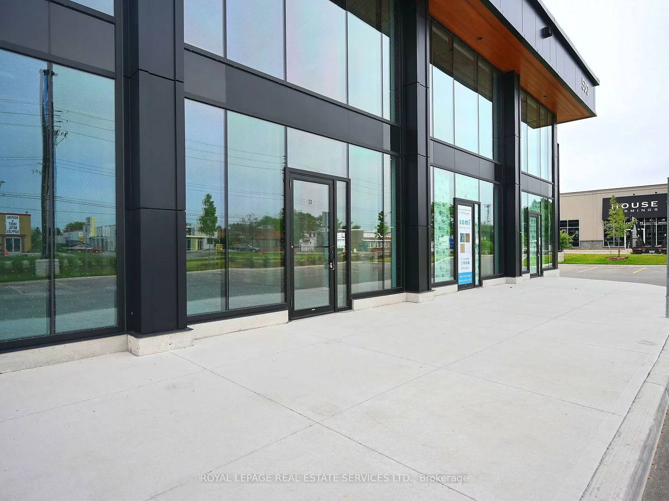 530, Speers, 1014 - QE Queen Elizabeth, Oakville