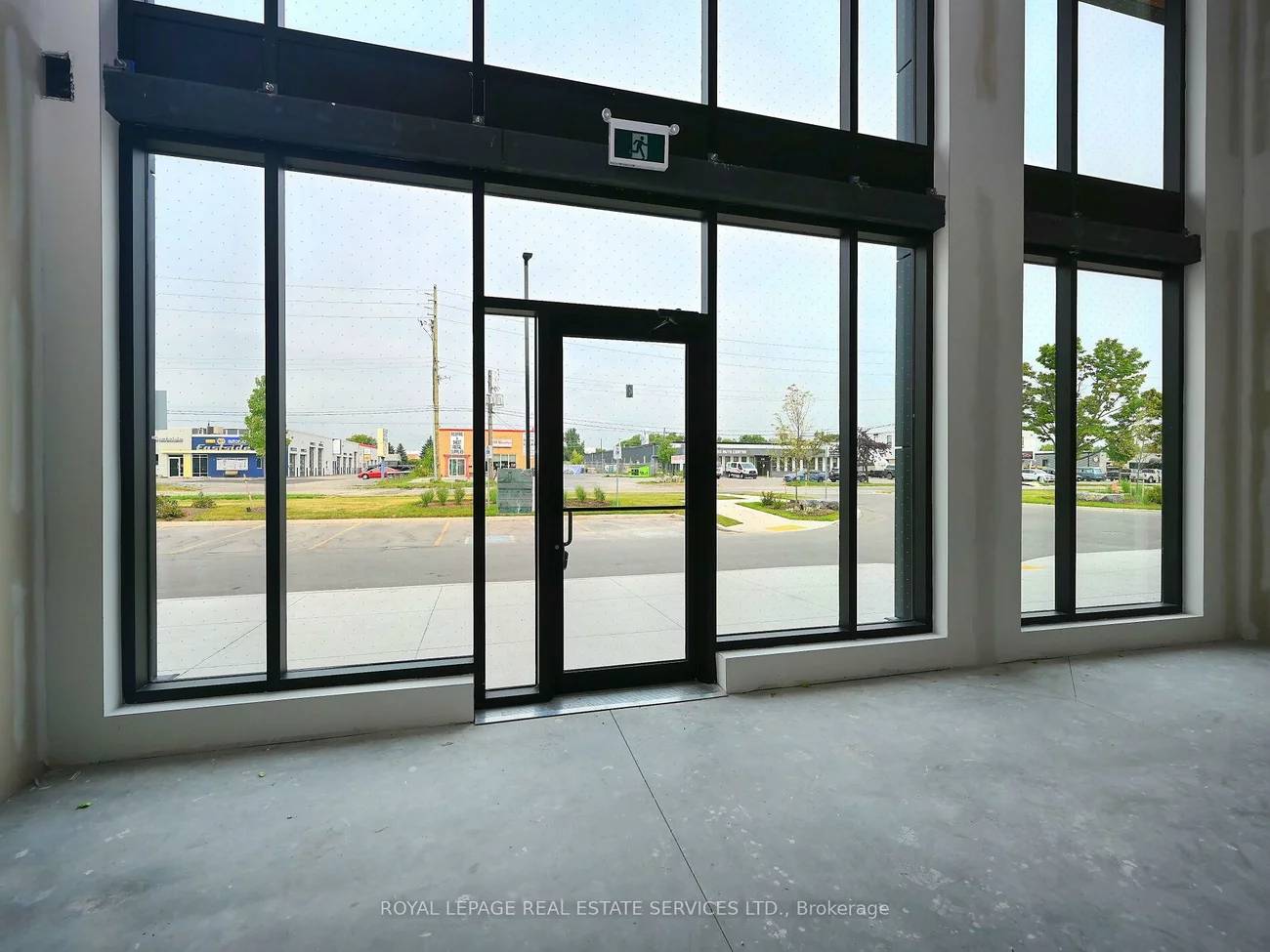 530, Speers, 1014 - QE Queen Elizabeth, Oakville