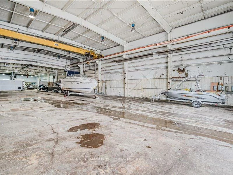 1135, Speers, 1014 - QE Queen Elizabeth, Oakville
