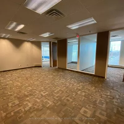1075, North Service, 1014 - QE Queen Elizabeth, Oakville