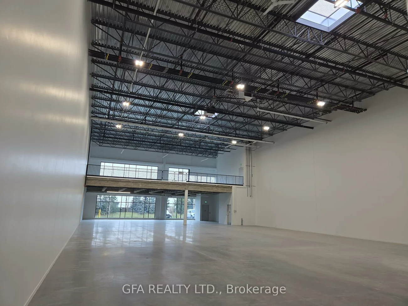 3303, Superior, 1014 - QE Queen Elizabeth, Oakville
