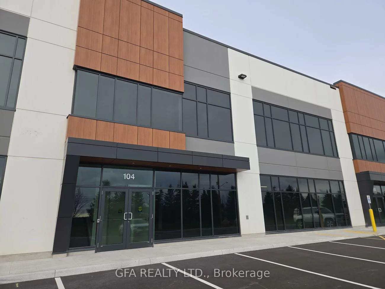 3303, Superior, 1014 - QE Queen Elizabeth, Oakville