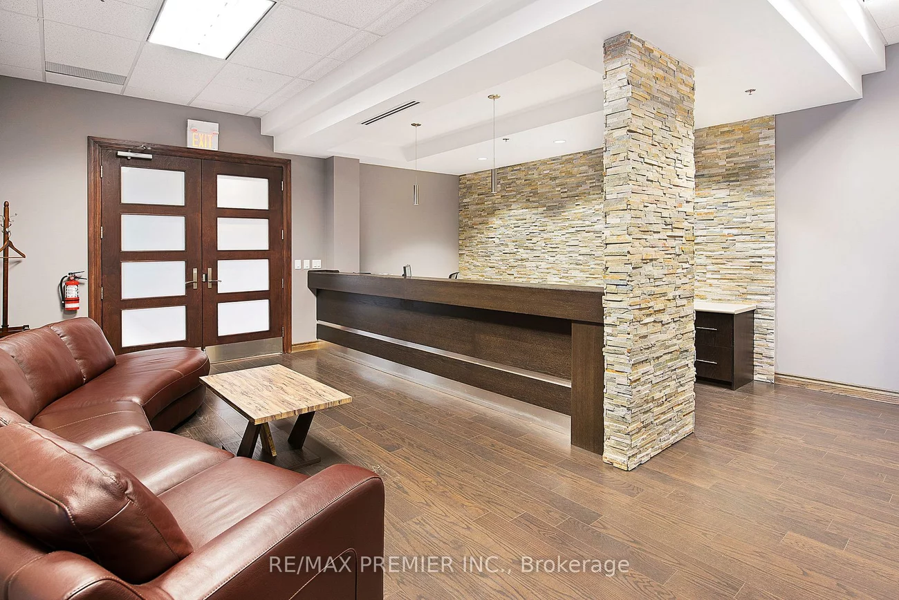 1300, Cornwall, 1014 - QE Queen Elizabeth, Oakville