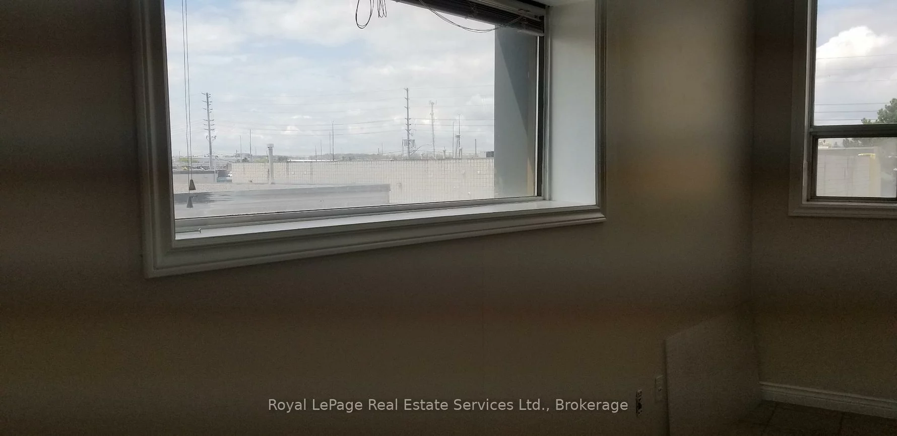 2050, Speers, 1014 - QE Queen Elizabeth, Oakville
