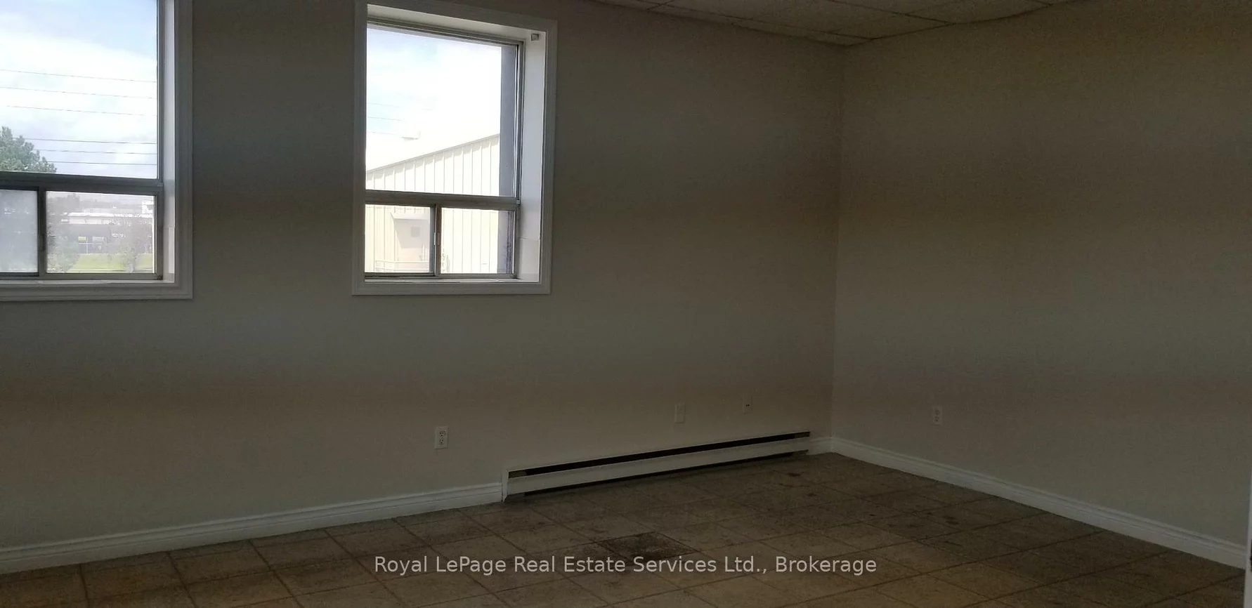 2050, Speers, 1014 - QE Queen Elizabeth, Oakville
