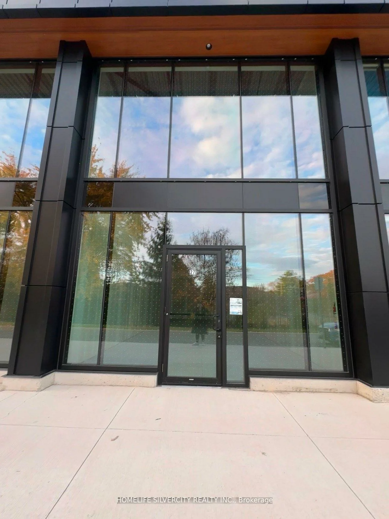 530, Speers, 1014 - QE Queen Elizabeth, Oakville