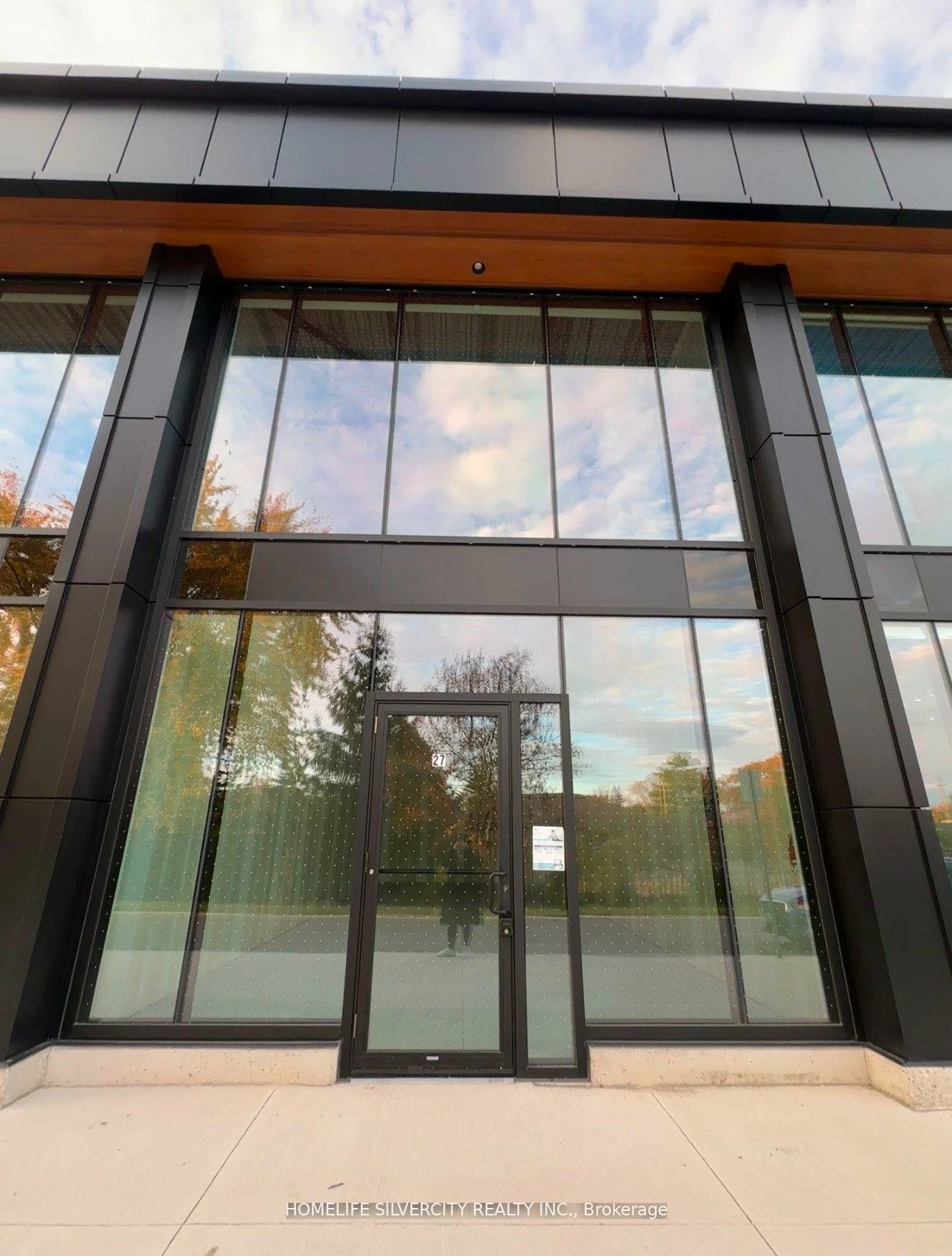 530, Speers, 1014 - QE Queen Elizabeth, Oakville