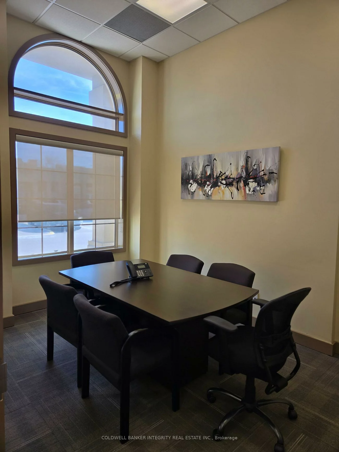 1525, Cornwall, 1014 - QE Queen Elizabeth, Oakville