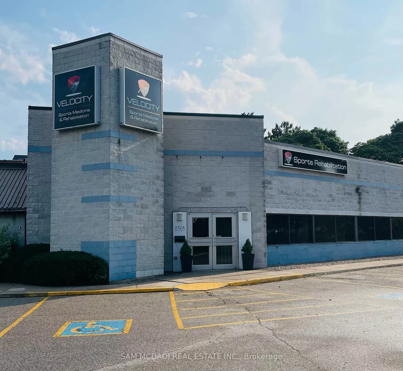 232A, South Service, 1014 - QE Queen Elizabeth, Oakville
