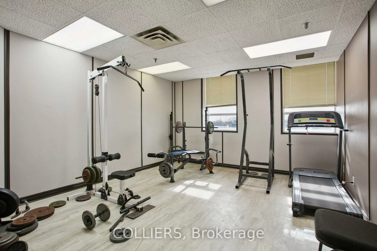 1485, Speers, 1014 - QE Queen Elizabeth, Oakville