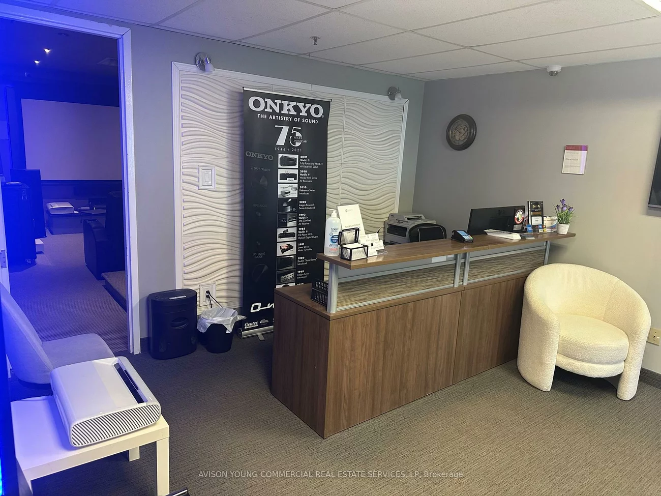 1193, North Service, 1014 - QE Queen Elizabeth, Oakville
