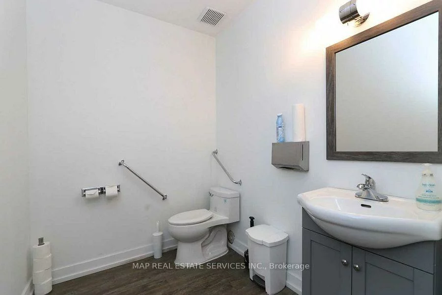 775, Pacific, 1014 - QE Queen Elizabeth, Oakville