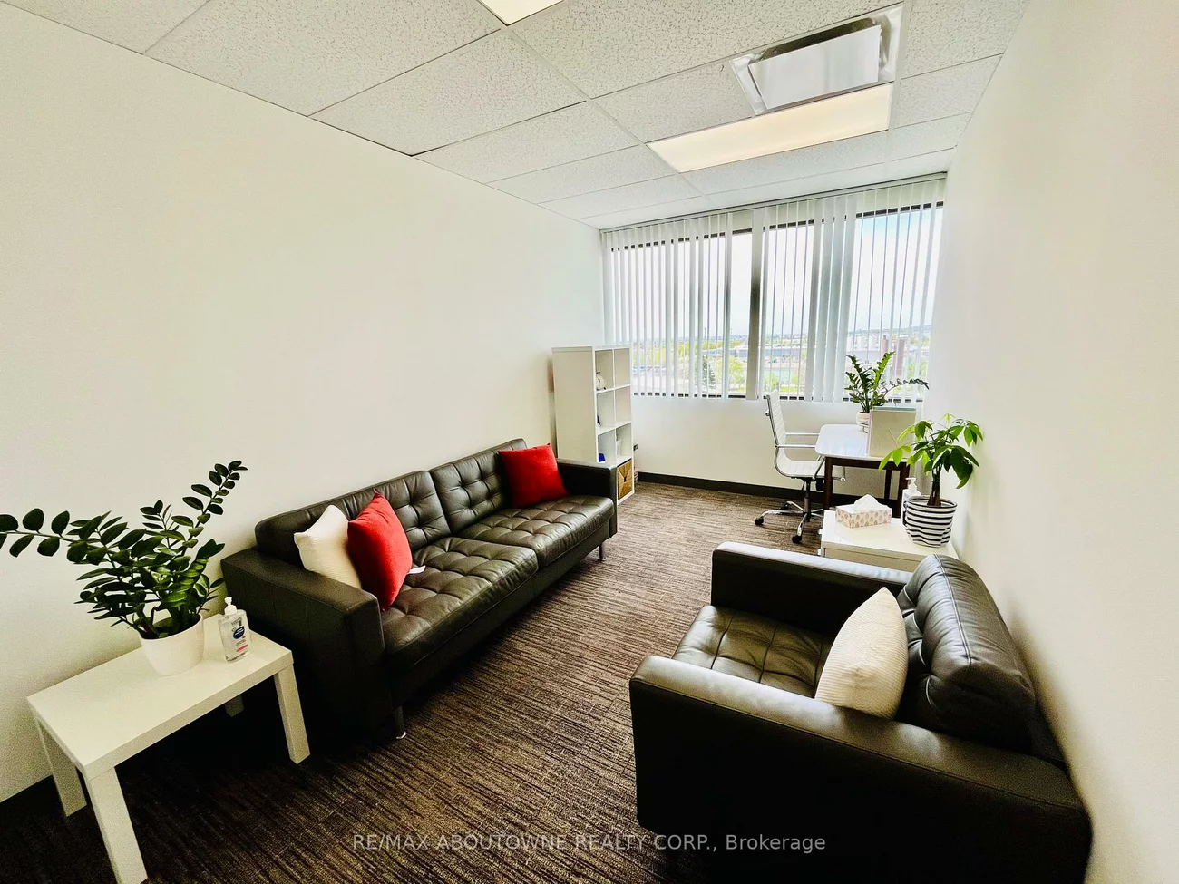700, Dorval, 1014 - QE Queen Elizabeth, Oakville