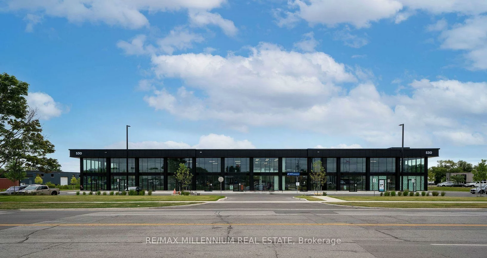 530, Speers, 1014 - QE Queen Elizabeth, Oakville