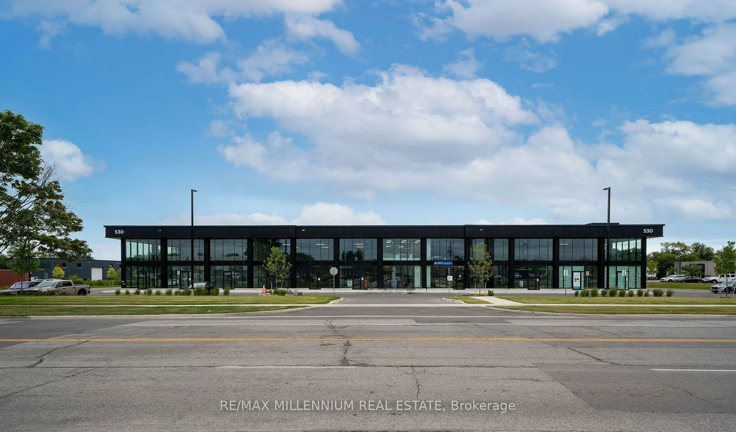 530, Speers, 1014 - QE Queen Elizabeth, Oakville