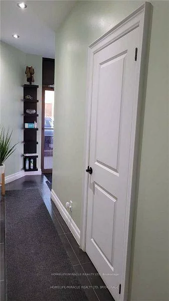 2400, Wyecroft, 1014 - QE Queen Elizabeth, Oakville