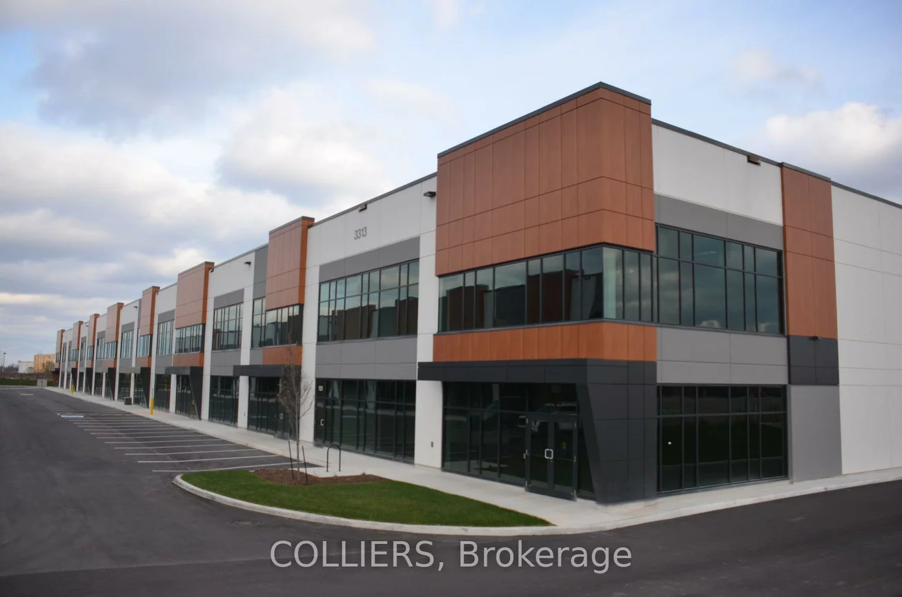 3313, Superior, 1014 - QE Queen Elizabeth, Oakville