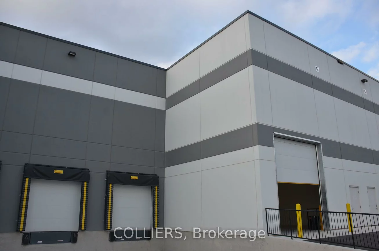 3313, Superior, 1014 - QE Queen Elizabeth, Oakville