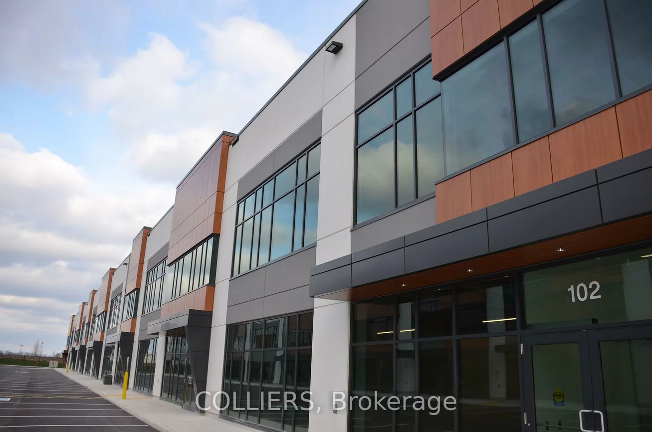 3313, Superior, 1014 - QE Queen Elizabeth, Oakville