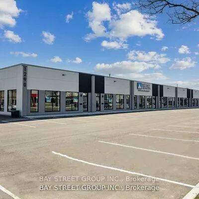 1290, Speers, 1014 - QE Queen Elizabeth, Oakville