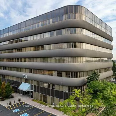 700, Dorval, 1014 - QE Queen Elizabeth, Oakville