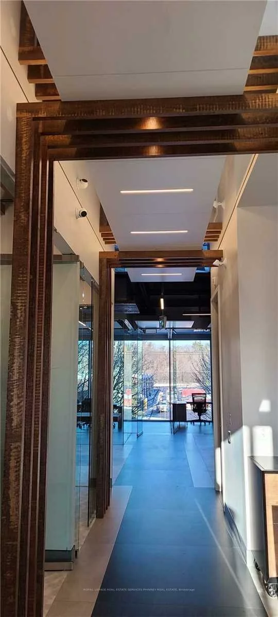 418, Iroquois Shore, 1014 - QE Queen Elizabeth, Oakville