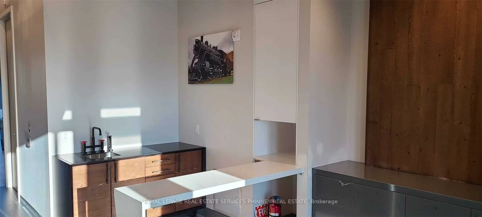 418, Iroquois Shore, 1014 - QE Queen Elizabeth, Oakville