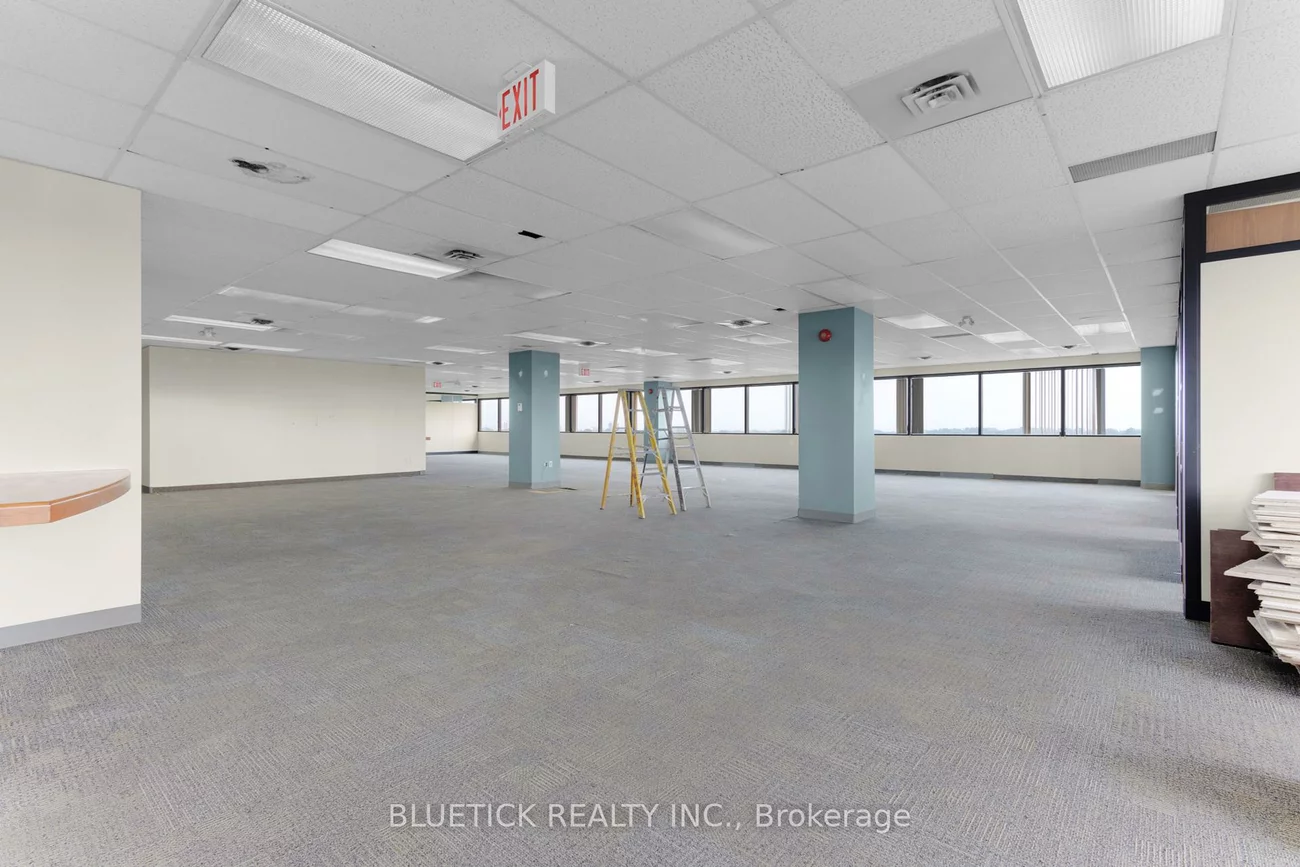 690, Dorval, 1014 - QE Queen Elizabeth, Oakville