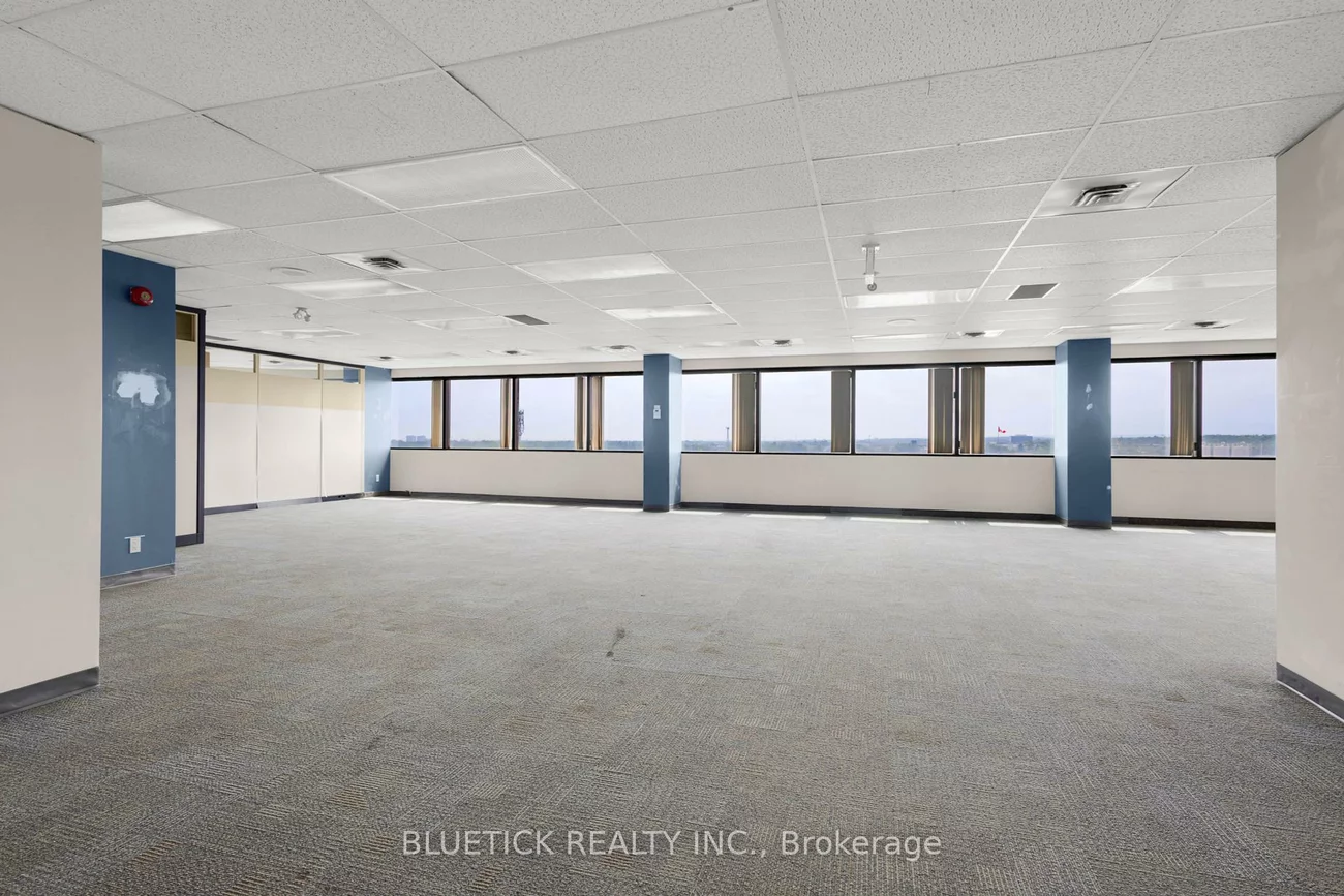 690, Dorval, 1014 - QE Queen Elizabeth, Oakville