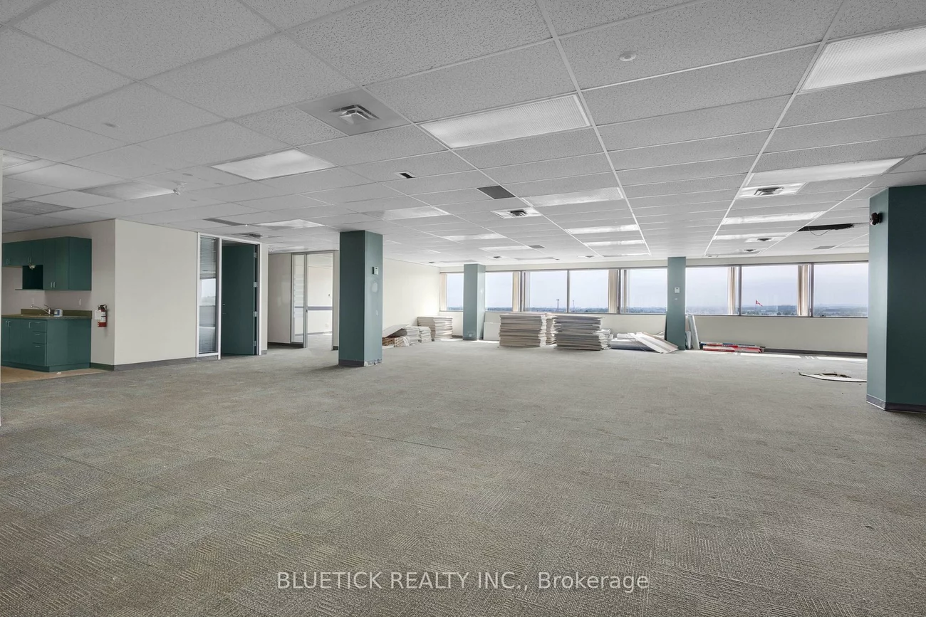 690, Dorval, 1014 - QE Queen Elizabeth, Oakville